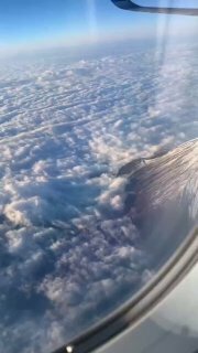 Вид на гору Фудзи с самолета